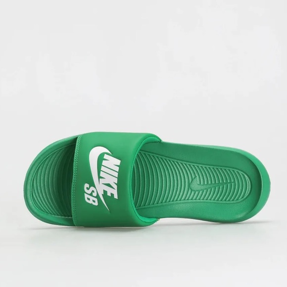 New Nike SB Victory One Slides Lucky Green (Sizes 11-15) DR2018 300 - Picture 5 of 7